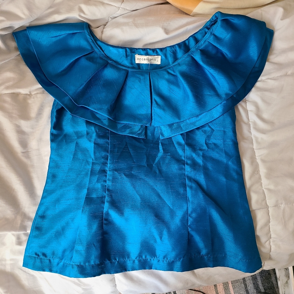 Off-shoulder blue top